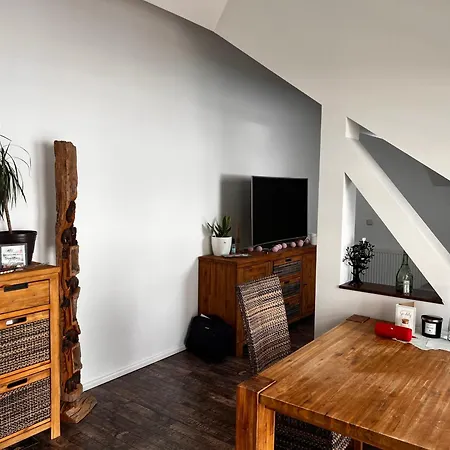 Idyllisches Kleines Haus Ferienwohnung In Direkt An Der Saale *