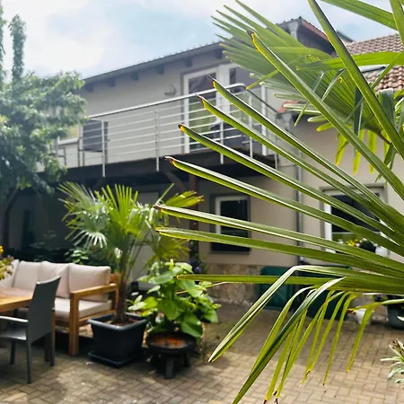 Holiday home Idyllisches Kleines Haus Ferienwohnung In Direkt An Der Saale *