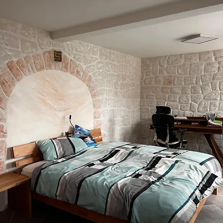 Idyllisches Kleines Haus Ferienwohnung In Direkt An Der Saale *
