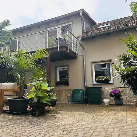 Holiday home Idyllisches Kleines Haus Ferienwohnung In Direkt An Der Saale Jena